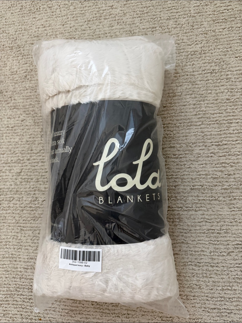 Lola Cream Faux Fur Throw Blanket - Plush Home Bedding